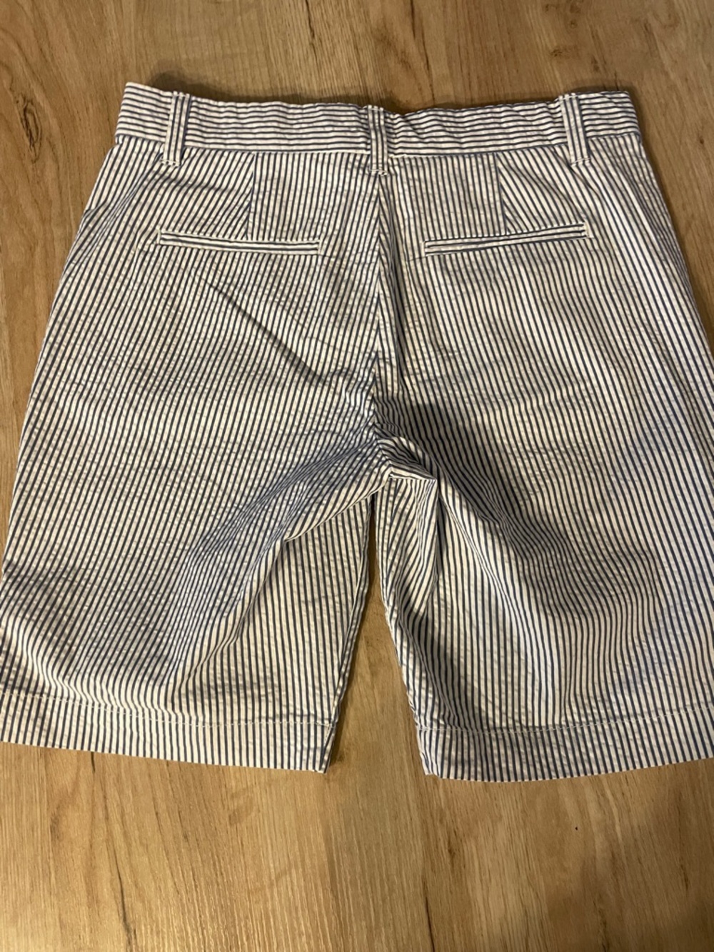 GAP Blue White Striped Bermuda Shorys Womens 4P Preppy Summer - Picture 3 of 6